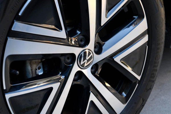 Volkswagen Taigo 1.0 TSI Style | Stoelverwarming | Camera | Keyles | Carplay | IQ Light