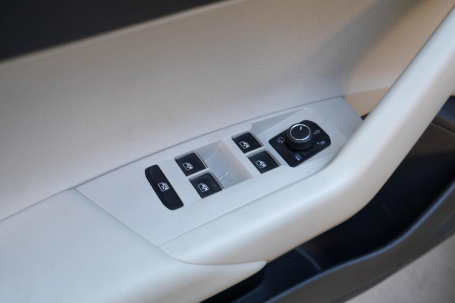 Volkswagen Taigo 1.0 TSI Style | Stoelverwarming | Camera | Keyles | Carplay | IQ Light
