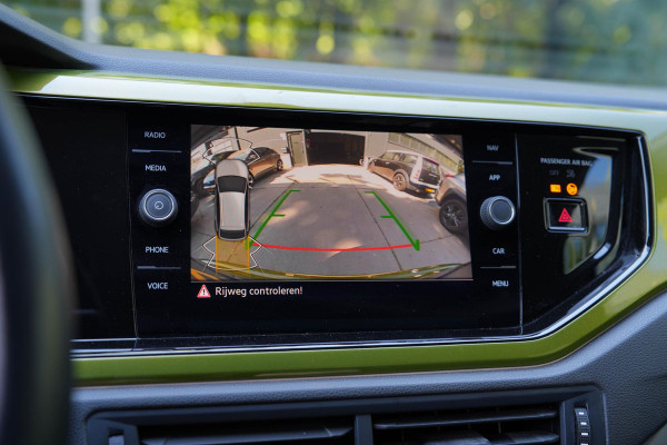 Volkswagen Taigo 1.0 TSI Style | Stoelverwarming | Camera | Keyles | Carplay | IQ Light