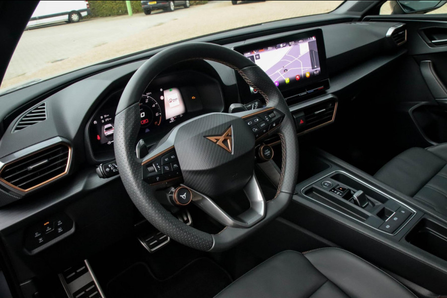 CUPRA Leon 1.4 e-Hybrid VZ Copper Edition 245pk DSG! 1e|Panoramadak|Virtual Cockpit|LED Matrix|Kuipstoelen elektrisch|NAVI|Camera