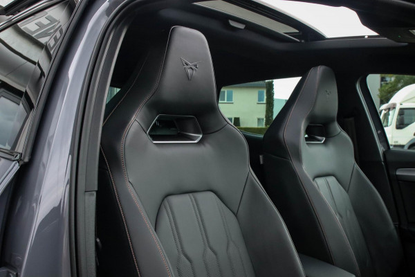 CUPRA Leon 1.4 e-Hybrid VZ Copper Edition 245pk DSG! 1e|Panoramadak|Virtual Cockpit|LED Matrix|Kuipstoelen elektrisch|NAVI|Camera