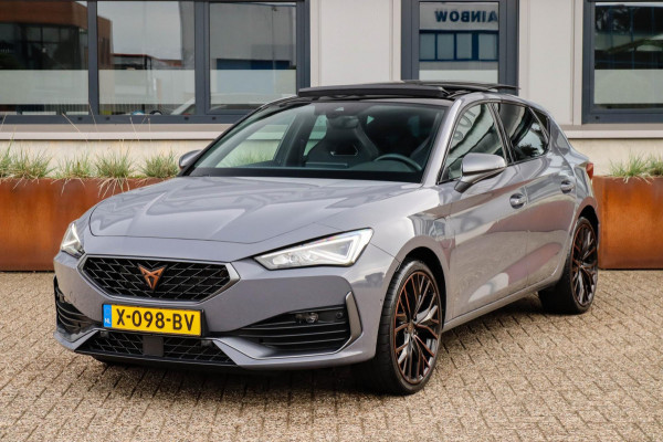 CUPRA Leon 1.4 e-Hybrid VZ Copper Edition 245pk DSG! 1e|Panoramadak|Virtual Cockpit|LED Matrix|Kuipstoelen elektrisch|NAVI|Camera