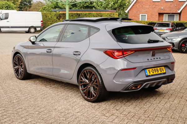 CUPRA Leon 1.4 e-Hybrid VZ Copper Edition 245pk DSG! 1e|Panoramadak|Virtual Cockpit|LED Matrix|Kuipstoelen elektrisch|NAVI|Camera