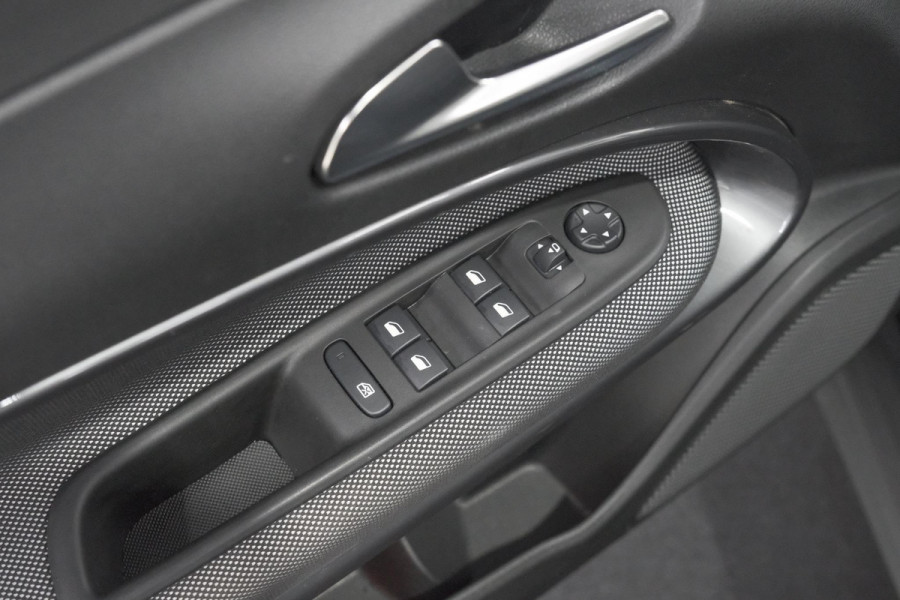 Fiat 600 1.2 Hybrid 110 Urban | Camera | Dodehoekdetectie | Keyless | Apple Caprlay