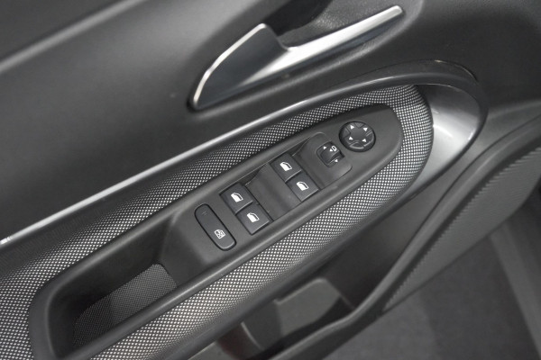 Fiat 600 1.2 Hybrid 110 Urban | Camera | Dodehoekdetectie | Keyless | Apple Caprlay