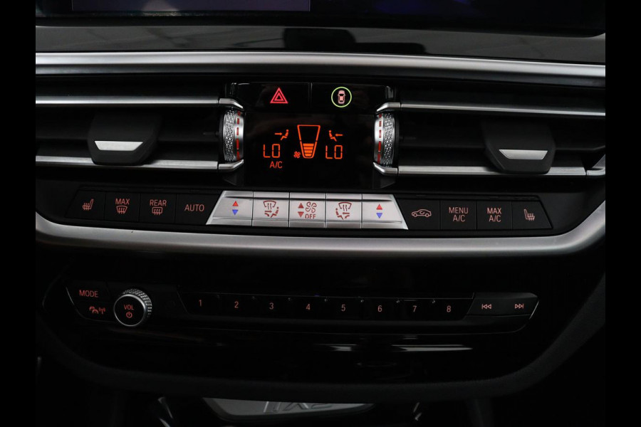 BMW iX3 Executive 80 kWh | SOH 93,8% | Panoramadak | Leder | Stoelverwarming | Adaptive cruise | Carplay | Sfeerverlichting | Camera | Park assist | Elektrische achterklep | PHEV