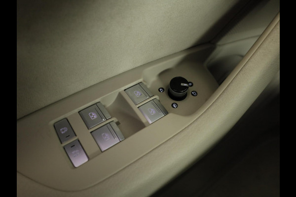 Audi A6 Limousine 50 TFSI e quattro Advanced edition 299pk | Private lease vanaf €908 | Panoramadak | Head Up display | B&O Audio  | Elektrisch verstelbare voorstoelen met geheugen