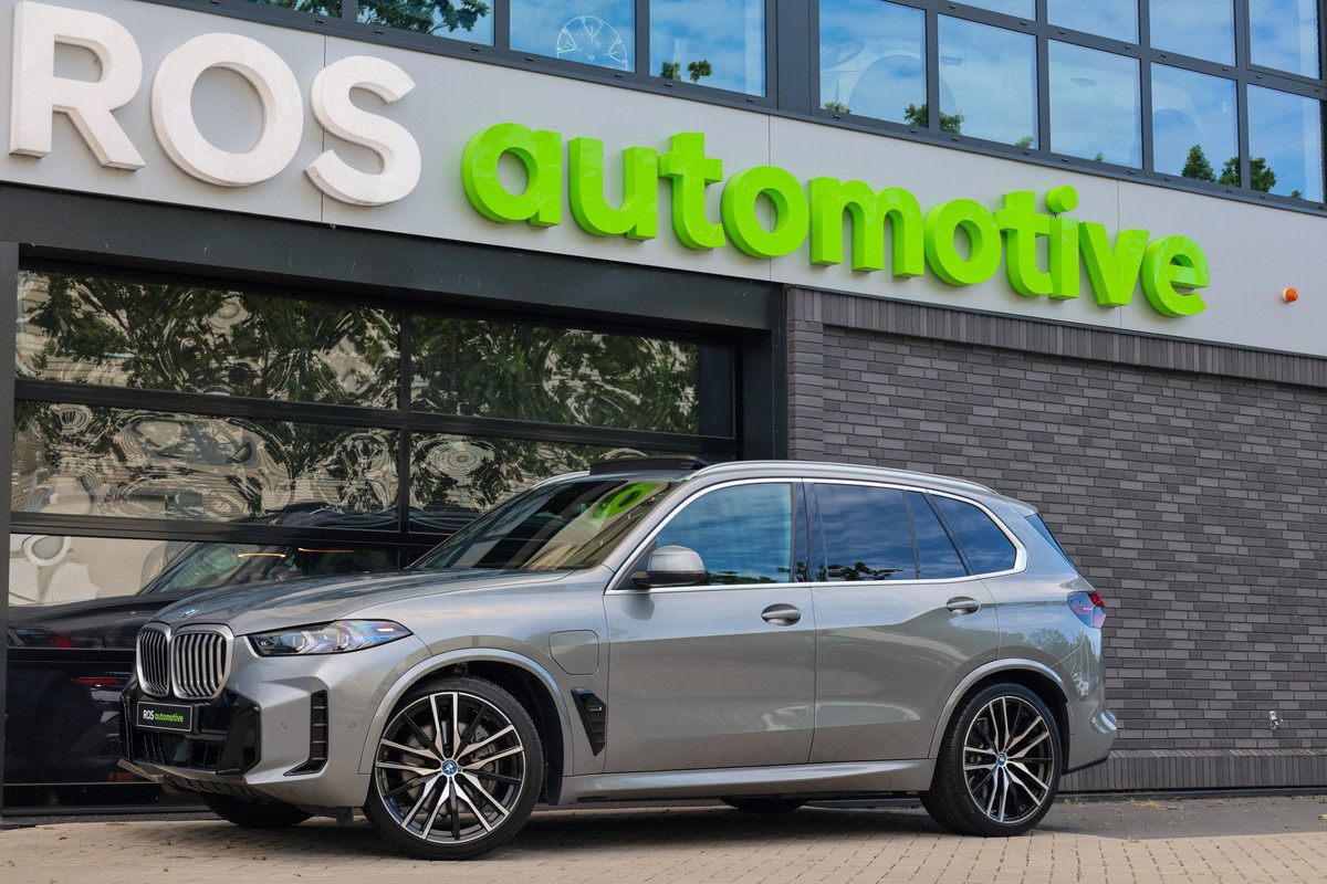BMW X5 xDrive50e | BTW | SKYLOUNGE | 22 INCH | COMFORTSTOELEN | H/K | ACC | HUD |