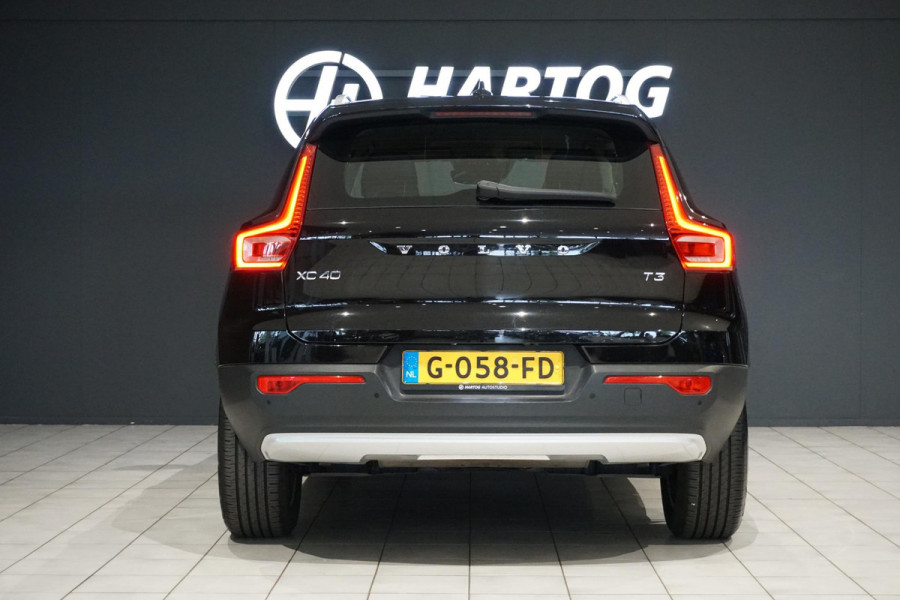 Volvo XC40 1.5 T3 Momentum Pro + DEALER ONDERHOUDEN + CAMERA / CARPLAY