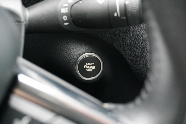 Volvo XC40 1.5 T3 Momentum Pro + DEALER ONDERHOUDEN + CAMERA / CARPLAY
