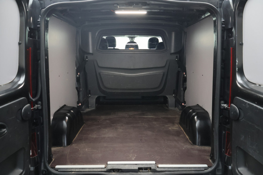 Renault Trafic 2.0 dCi Automaat 145 T29 L2H1 DC 5-zits Camera, Climate Control, Apple CarPlay, Navigatie, Trekhaak 17"