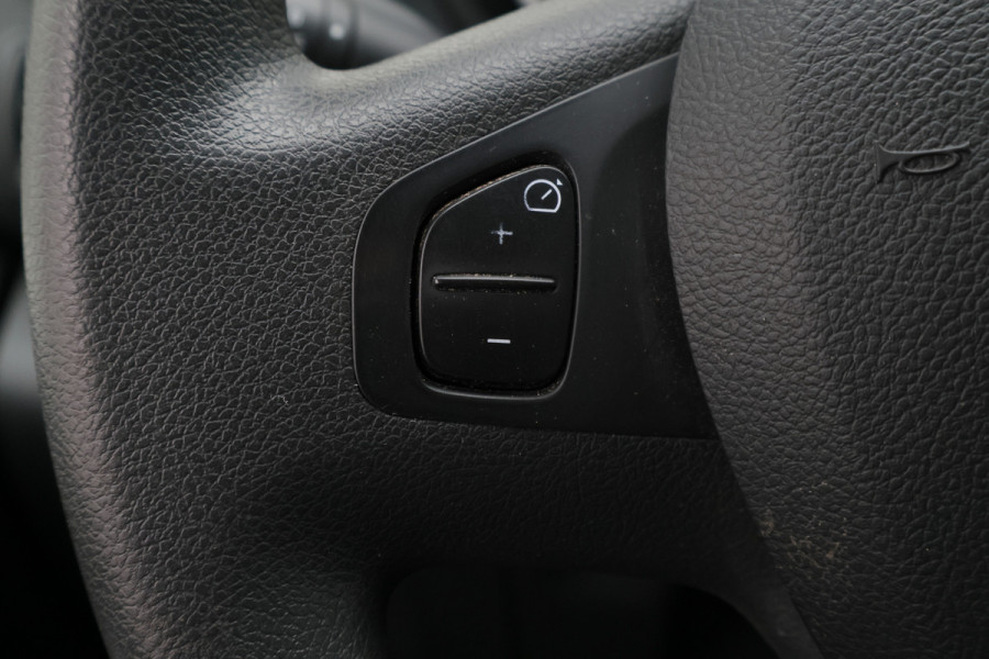 Renault Trafic 2.0 dCi Automaat 145 T29 L2H1 DC 5-zits Camera, Climate Control, Apple CarPlay, Navigatie, Trekhaak 17"