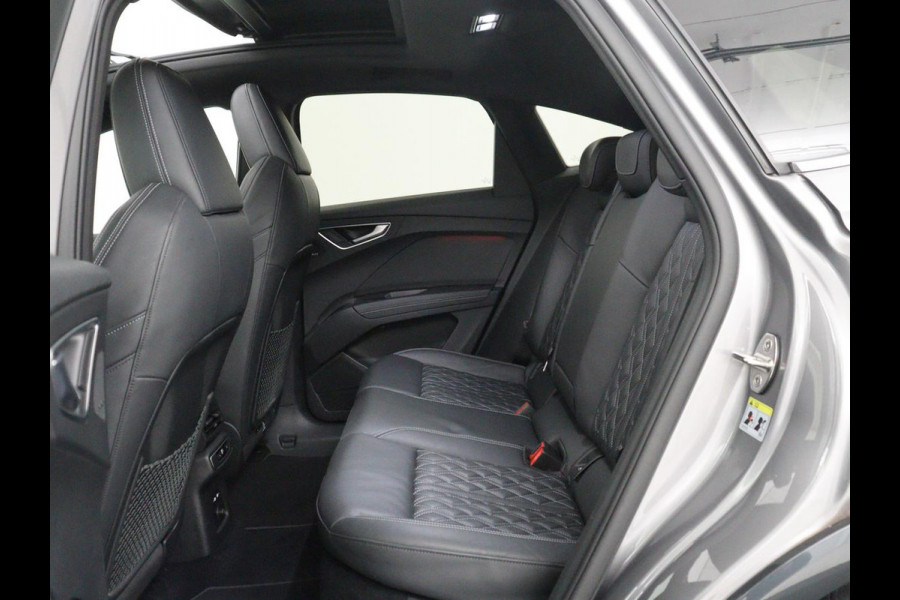 Audi Q4 Sportback e-tron 40 Launch edition S Competition 77 kWh | SOH 92,5% | Panoramadak | Leder | Stoelverwarming | Adaptive cruise | Head-up | SONOS audio | Sfeerverlichting | Carplay | Trekhaak