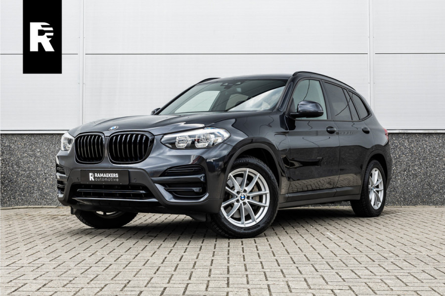 BMW X3 xDrive30e Stoelverwarming / LED / 18inch / Carplay /
