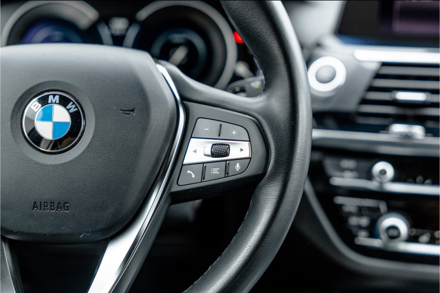 BMW X3 xDrive30e Stoelverwarming / LED / 18inch / Carplay /