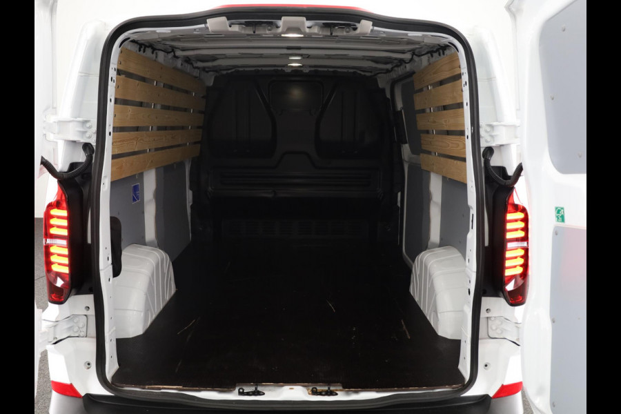 Volkswagen Transporter 2.0 TDI L1H1 28 Life Intro 110 pk Verlengde garantie | Navigatie via App | Autom. airco | Parkeersensoren | Achteruitrijcamera |