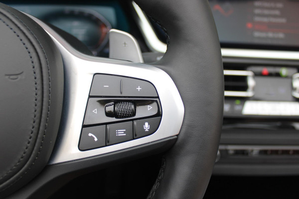 BMW Z4 ROADSTER sDRIVE 20i 197PK HIGH EXECUTIVE M-SPORT AUTOMAAT | M INTERIEURPAKKET  | M EXTERIEURPAKKET | M SPORTSTUUR | HARMAN KARDON | SFEERVERLICHTING IN 11 VERSCHILLENDE KLEUREN |19" VIJFDUBBELSPAAKS M SPORTWIELEN | NAVIGATIE | DRAADLOZE APPLE CARPLAY / ANDROID AUTO |  LEDER VERNASCA COGNAC | STOEL / STUUR VERWARMING | ACHTERUITRIJCAMERA | FULL LED KOPLAMPEN | SAFETY PAKKET | DODEHOEK DETECTIE |