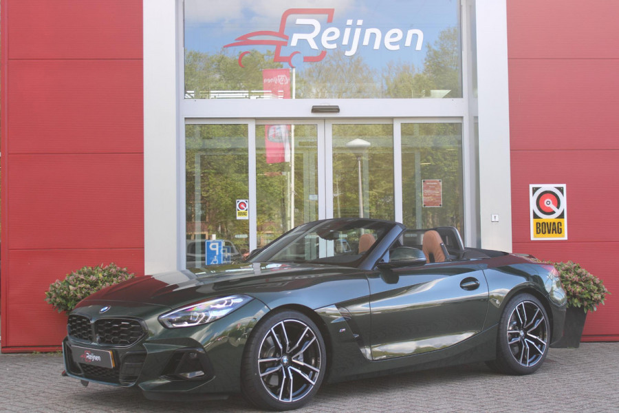BMW Z4 ROADSTER sDRIVE 20i 197PK HIGH EXECUTIVE M-SPORT AUTOMAAT | M INTERIEURPAKKET  | M EXTERIEURPAKKET | M SPORTSTUUR | HARMAN KARDON | SFEERVERLICHTING IN 11 VERSCHILLENDE KLEUREN |19" VIJFDUBBELSPAAKS M SPORTWIELEN | NAVIGATIE | DRAADLOZE APPLE CARPLAY / ANDROID AUTO |  LEDER VERNASCA COGNAC | STOEL / STUUR VERWARMING | ACHTERUITRIJCAMERA | FULL LED KOPLAMPEN | SAFETY PAKKET | DODEHOEK DETECTIE |