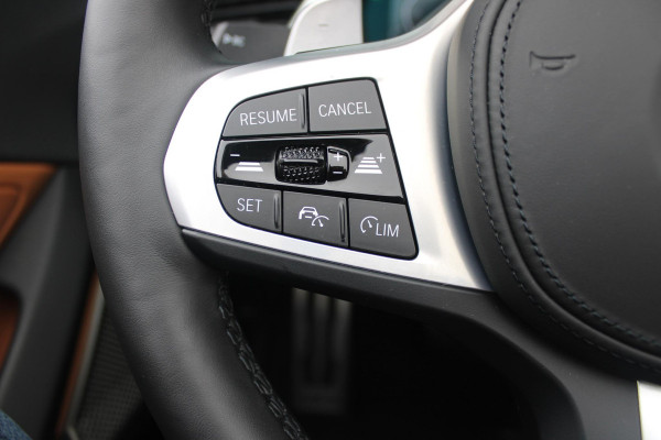 BMW Z4 ROADSTER sDRIVE 20i 197PK HIGH EXECUTIVE M-SPORT AUTOMAAT | M INTERIEURPAKKET  | M EXTERIEURPAKKET | M SPORTSTUUR | HARMAN KARDON | SFEERVERLICHTING IN 11 VERSCHILLENDE KLEUREN |19" VIJFDUBBELSPAAKS M SPORTWIELEN | NAVIGATIE | DRAADLOZE APPLE CARPLAY / ANDROID AUTO |  LEDER VERNASCA COGNAC | STOEL / STUUR VERWARMING | ACHTERUITRIJCAMERA | FULL LED KOPLAMPEN | SAFETY PAKKET | DODEHOEK DETECTIE |