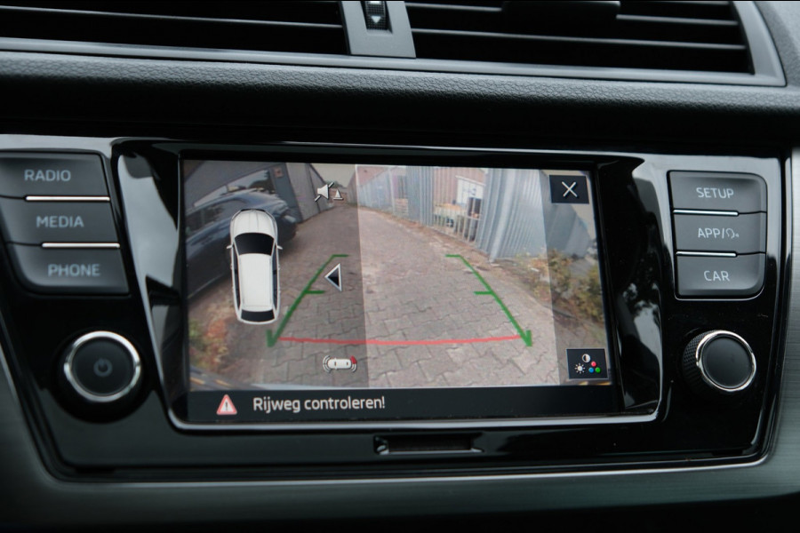 Škoda Fabia 1.0 TSI **12dkm** UNIEK |Panoramadak/Apple Carplay| Camera+Stoelverwarming