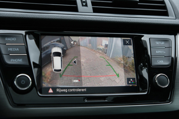 Škoda Fabia 1.0 TSI **12dkm** UNIEK |Panoramadak/Apple Carplay| Camera+Stoelverwarming