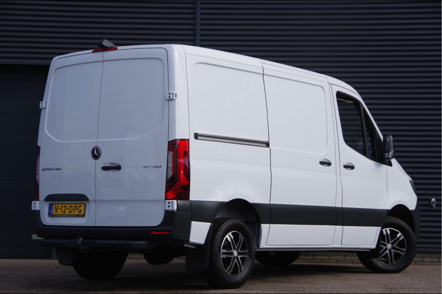 Mercedes-Benz Sprinter 317 1.9 CDI L1H1 RWD AUT. LED, TREKHAAK, STOELVERWARMING, STANDKACHEL, CAMERA, CRUISE, CARPLAY