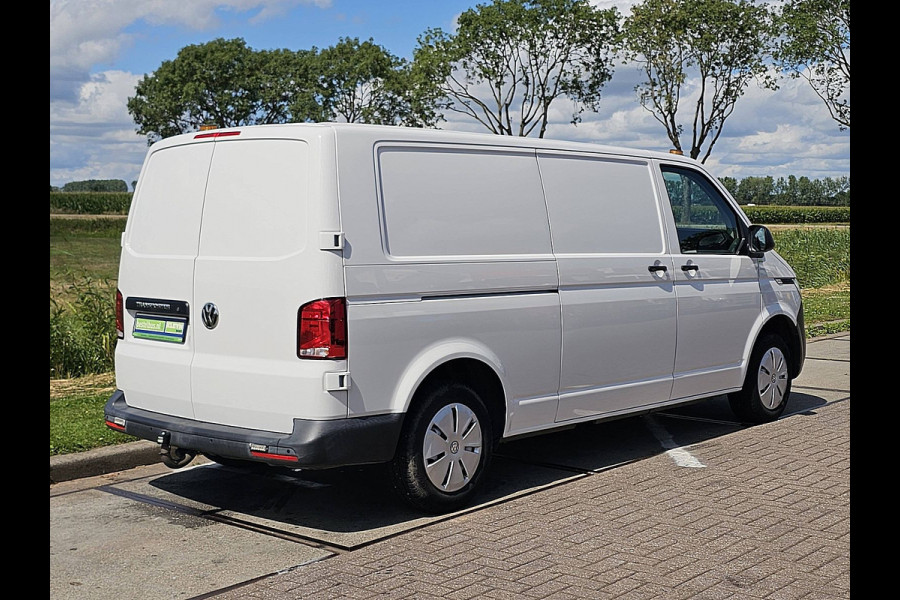 Volkswagen Transporter 2.0 TDI L2H1 L2H1, 150pk, Camera, Parkeersensoren, Trekhaak, Airco, Carplay, Werkplaatsinrichting