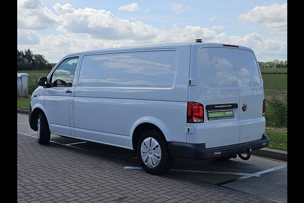 Volkswagen Transporter 2.0 TDI L2H1 L2H1, 150pk, Camera, Parkeersensoren, Trekhaak, Airco, Carplay, Werkplaatsinrichting