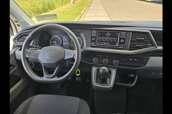 Volkswagen Transporter 2.0 TDI L2H1 L2H1, 150pk, Camera, Parkeersensoren, Trekhaak, Airco, Carplay, Werkplaatsinrichting