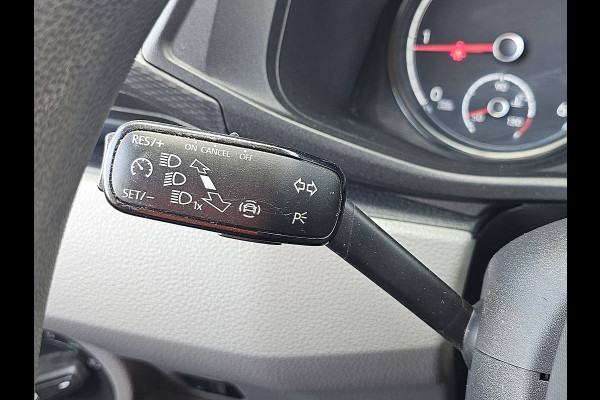 Volkswagen Transporter 2.0 TDI L2H1 L2H1, 150pk, Camera, Parkeersensoren, Trekhaak, Airco, Carplay, Werkplaatsinrichting