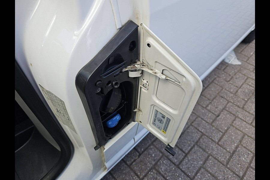 Volkswagen Transporter 2.0 TDI L2H1 L2H1, 150pk, Camera, Parkeersensoren, Trekhaak, Airco, Carplay, Werkplaatsinrichting