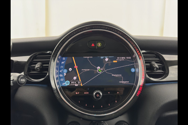 MINI Electric MINI Yours 33 kWh [3-Fase-11kW] {Soh-96%} (INCL.BTW) Aut. *HEAT-PUMP | LEATHER-FABRIC | FULL-LED | NAVI-FULLMAP | SPORT-SEATS | AMBIENT-LIGHT | DIGI-COCKPIT | DAB+ | ECC | PDC | CRUISE | 16''ALU*
