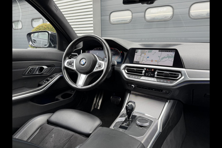 BMW 3 Serie Touring 320d High Executive M-Sport | Navigatie | DAB | Parkeersensoren | Elektrische Achterklep |
