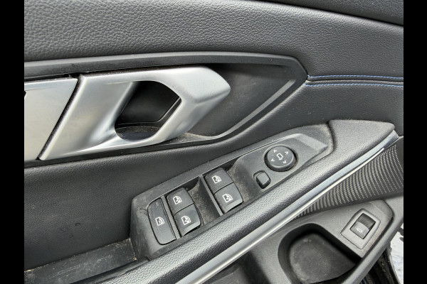 BMW 3 Serie Touring 320d High Executive M-Sport | Navigatie | DAB | Parkeersensoren | Elektrische Achterklep |