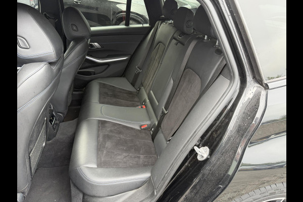 BMW 3 Serie Touring 320d High Executive M-Sport | Navigatie | DAB | Parkeersensoren | Elektrische Achterklep |