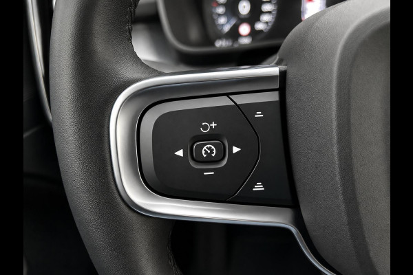 Volvo XC40 1.5 T4 Recharge Inscription Expression SoH 90% Navigatie Apple Carplay Android Auto Camera Parkeerhulp Cruise Control Stoel- en stuurverwarming Full led Elektrische achterklep Climate Control Lichtmetalen velgen