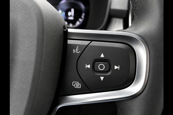 Volvo XC40 1.5 T4 Recharge Inscription Expression SoH 90% Navigatie Apple Carplay Android Auto Camera Parkeerhulp Cruise Control Stoel- en stuurverwarming Full led Elektrische achterklep Climate Control Lichtmetalen velgen