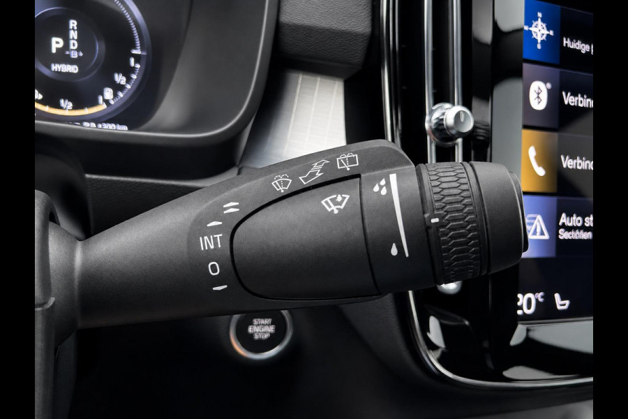 Volvo XC40 1.5 T4 Recharge Inscription Expression SoH 90% Navigatie Apple Carplay Android Auto Camera Parkeerhulp Cruise Control Stoel- en stuurverwarming Full led Elektrische achterklep Climate Control Lichtmetalen velgen