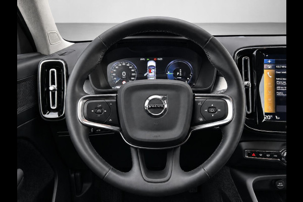 Volvo XC40 1.5 T4 Recharge Inscription Expression SoH 90% Navigatie Apple Carplay Android Auto Camera Parkeerhulp Cruise Control Stoel- en stuurverwarming Full led Elektrische achterklep Climate Control Lichtmetalen velgen