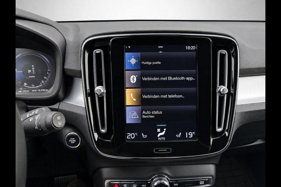 Volvo XC40 1.5 T4 Recharge Inscription Expression SoH 90% Navigatie Apple Carplay Android Auto Camera Parkeerhulp Cruise Control Stoel- en stuurverwarming Full led Elektrische achterklep Climate Control Lichtmetalen velgen