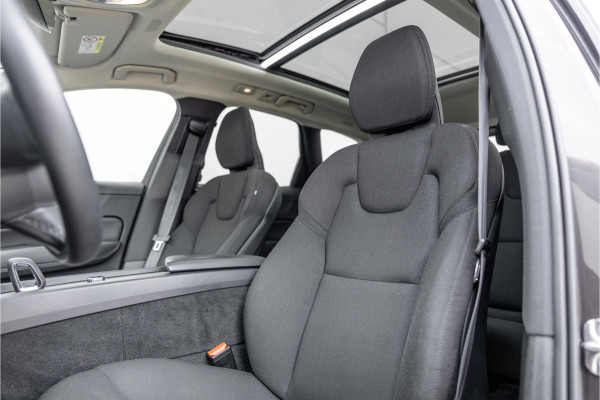 Volvo XC60 2.0 Recharge T6 AWD Inscription Expr. Pano / Trekhaak / Bank verwar. / Carplay /