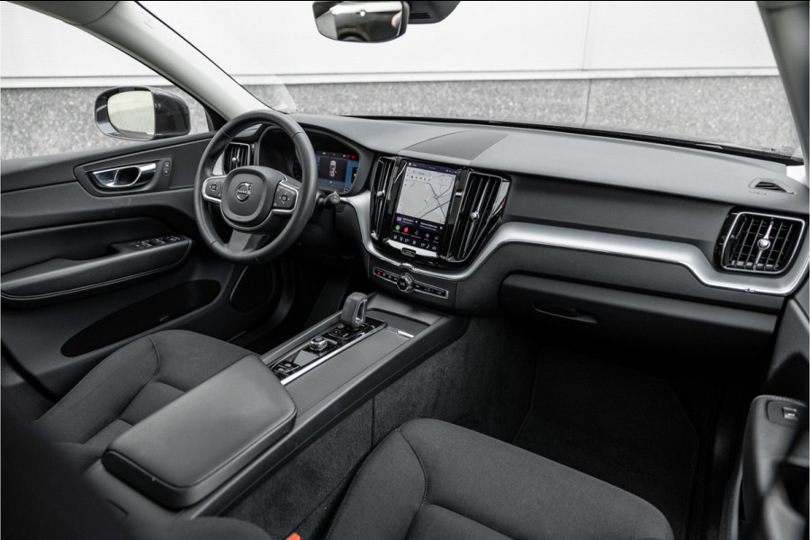 Volvo XC60 2.0 Recharge T6 AWD Inscription Expr. Pano / Trekhaak / Bank verwar. / Carplay /
