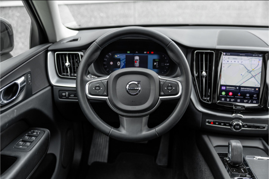 Volvo XC60 2.0 Recharge T6 AWD Inscription Expr. Pano / Trekhaak / Bank verwar. / Carplay /