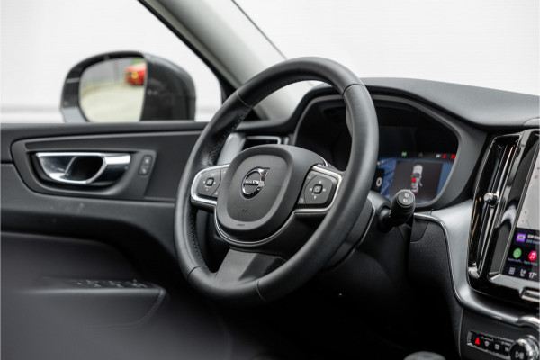 Volvo XC60 2.0 Recharge T6 AWD Inscription Expr. Pano / Trekhaak / Bank verwar. / Carplay /