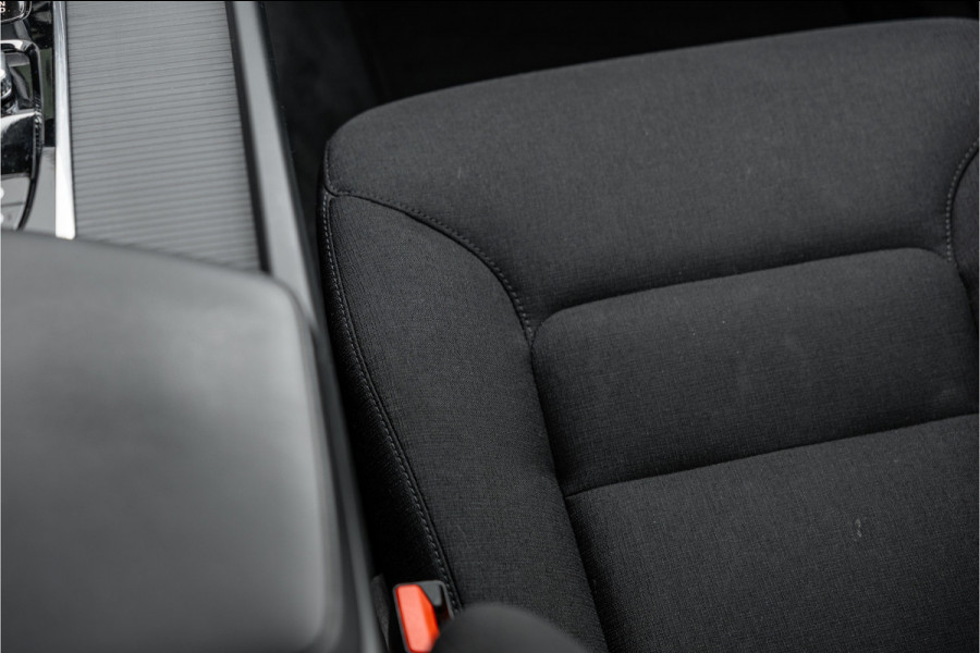 Volvo XC60 2.0 Recharge T6 AWD Inscription Expr. Pano / Trekhaak / Bank verwar. / Carplay /