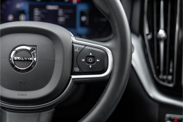 Volvo XC60 2.0 Recharge T6 AWD Inscription Expr. Pano / Trekhaak / Bank verwar. / Carplay /