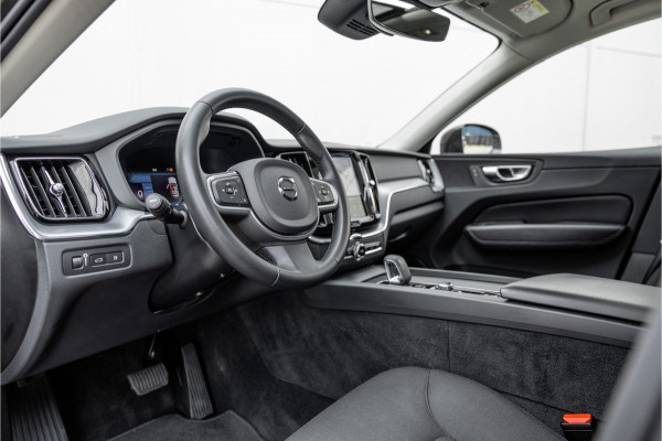 Volvo XC60 2.0 Recharge T6 AWD Inscription Expr. Pano / Trekhaak / Bank verwar. / Carplay /