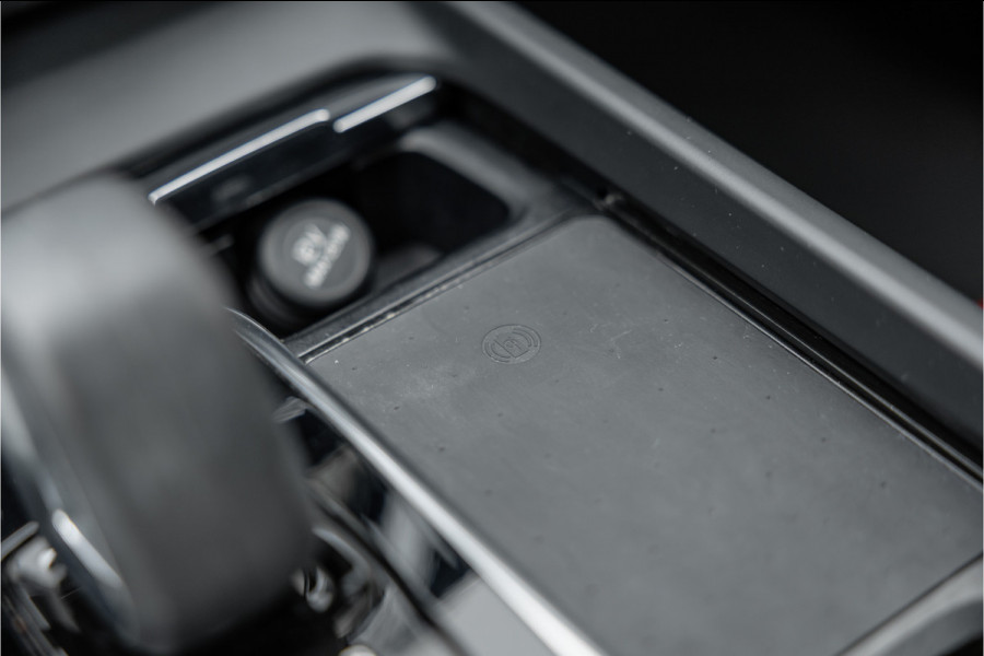 Volvo XC60 2.0 Recharge T6 AWD Inscription Expr. Pano / Trekhaak / Bank verwar. / Carplay /