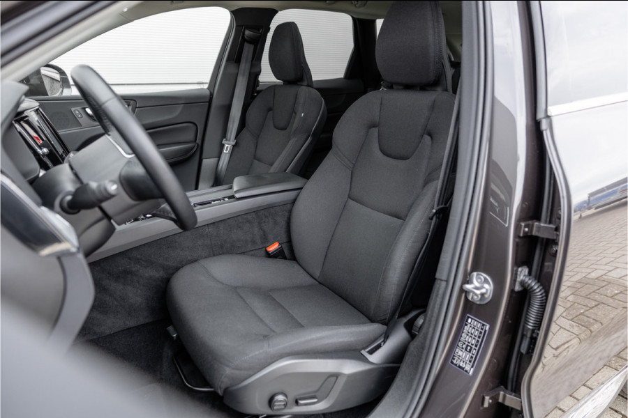 Volvo XC60 2.0 Recharge T6 AWD Inscription Expr. Pano / Trekhaak / Bank verwar. / Carplay /