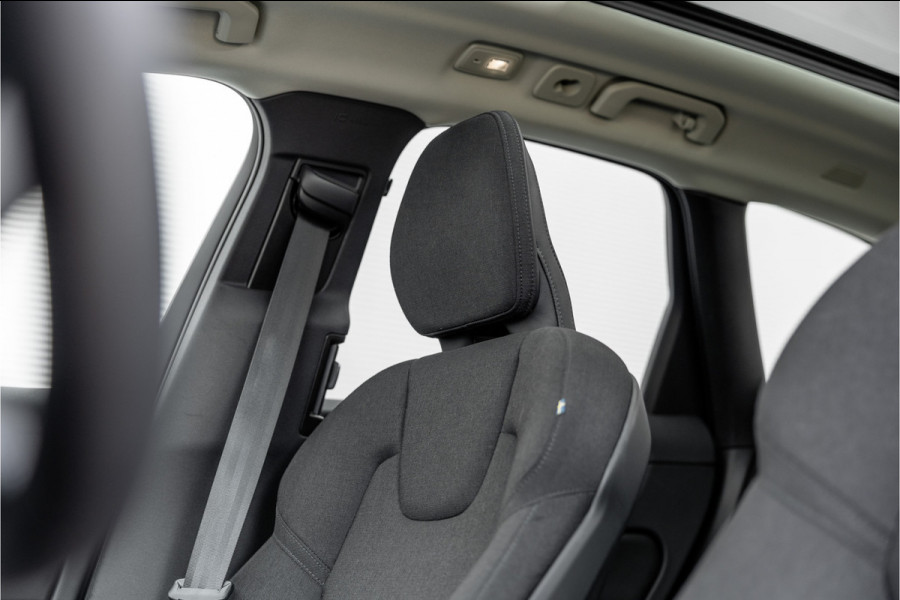 Volvo XC60 2.0 Recharge T6 AWD Inscription Expr. Pano / Trekhaak / Bank verwar. / Carplay /